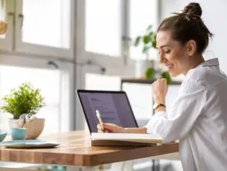 Homeoffice; Arbeiten; Laptop;Work-Life-Balance; zuhause